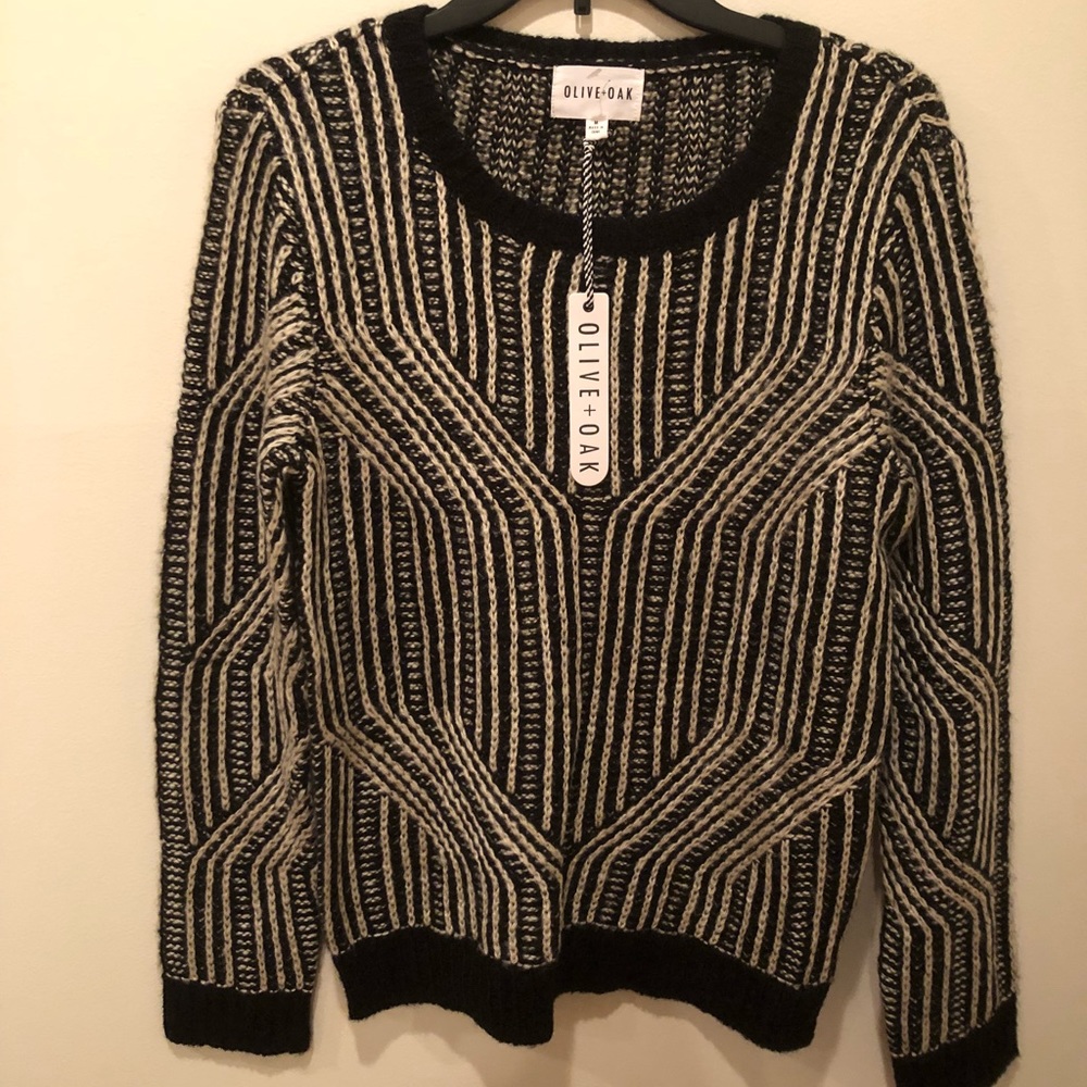 Olive + oaks sweater M
